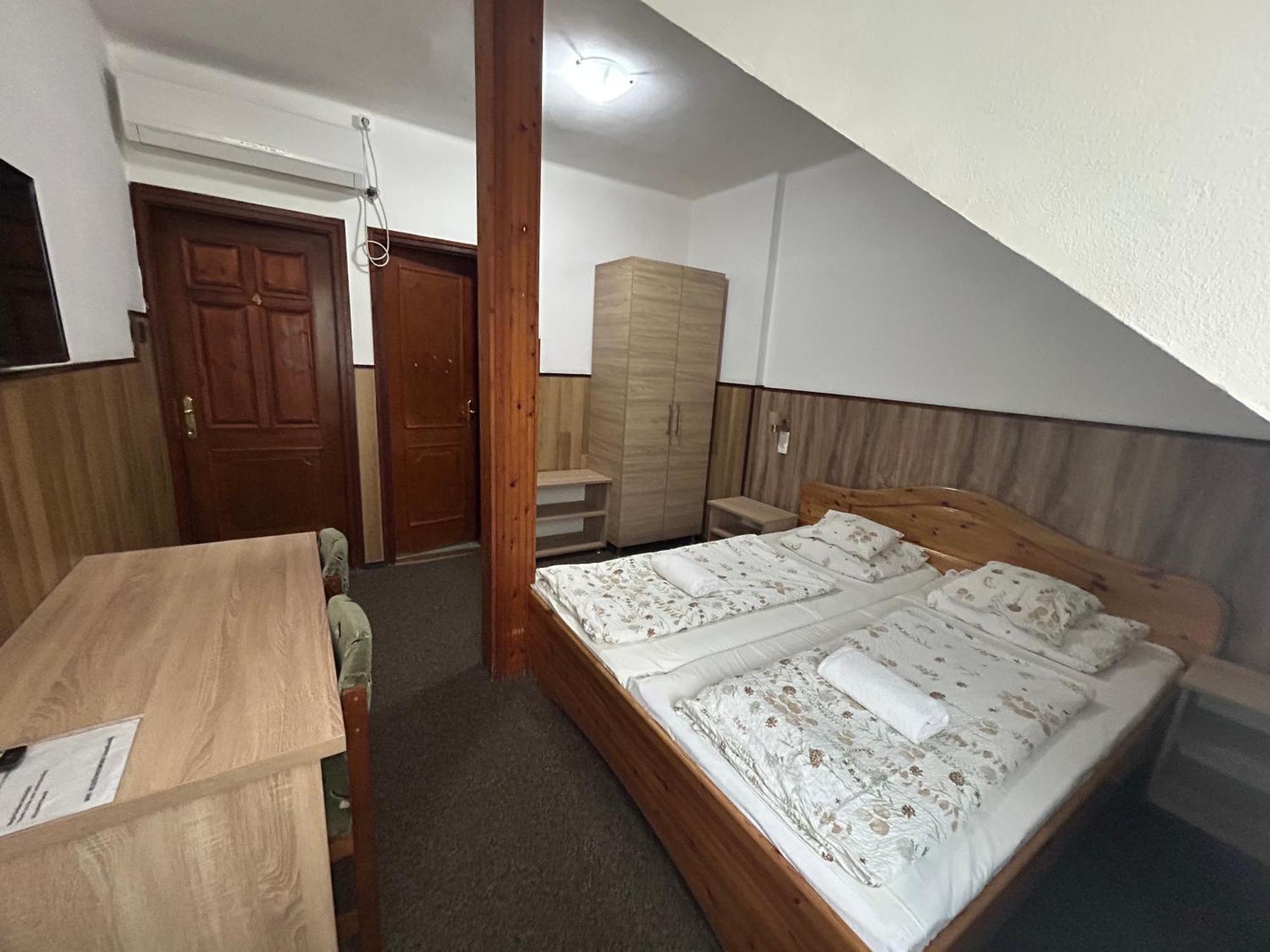 Hotel Rozsakert Panzio Nyíregyháza Esterno foto