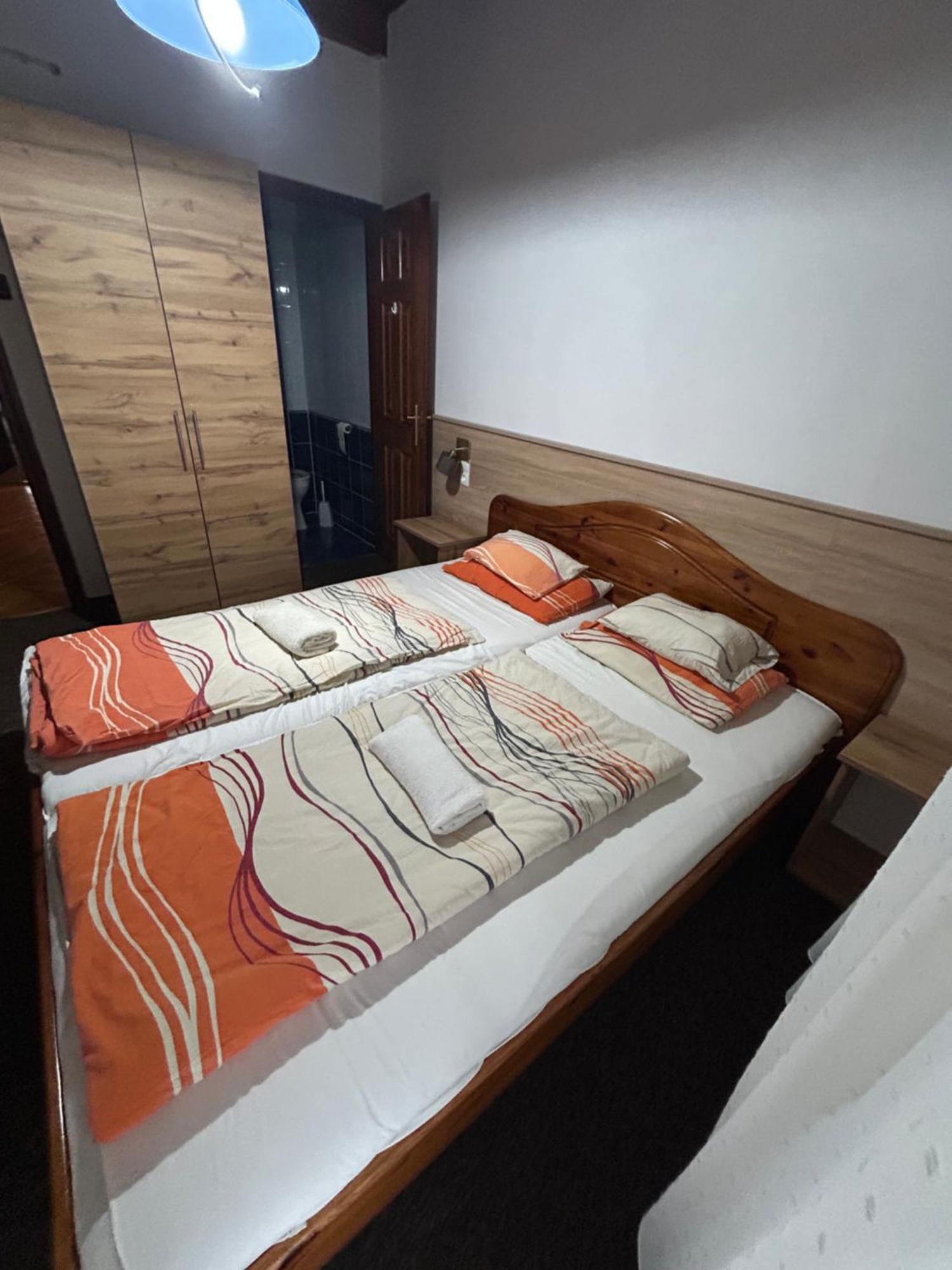 Hotel Rozsakert Panzio Nyíregyháza Esterno foto