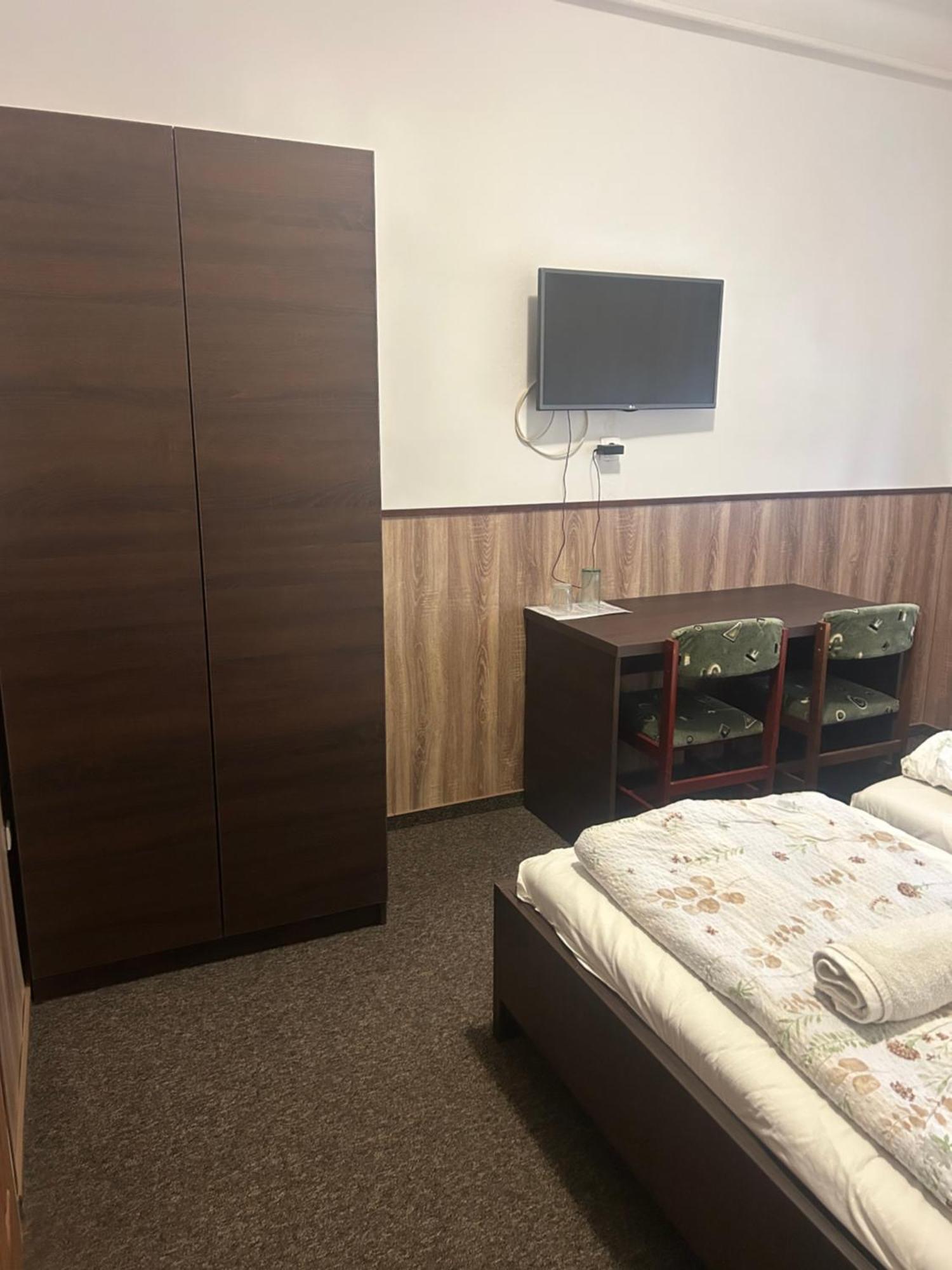 Hotel Rozsakert Panzio Nyíregyháza Esterno foto