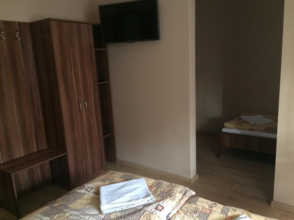 Hotel Rozsakert Panzio Nyíregyháza Esterno foto