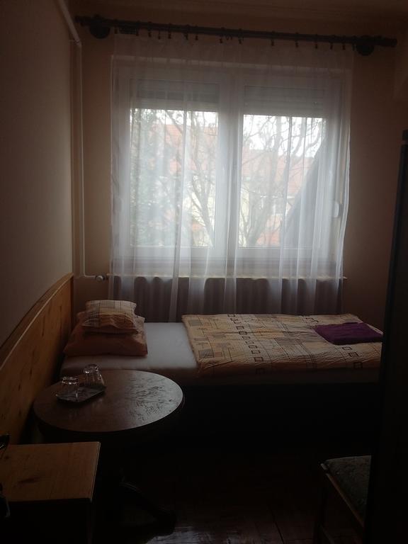 Hotel Rozsakert Panzio Nyíregyháza Esterno foto